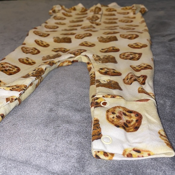 Posh Peanut Chip 12/18 Mnth Ruffle Butt Cap Sleeve Romper Milk and Cookies - Picture 6 of 13